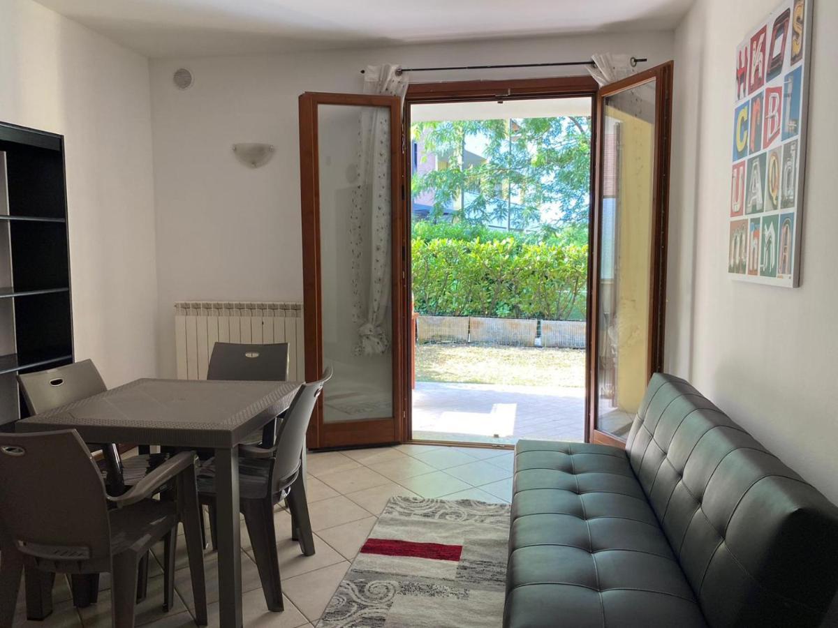 Appartamento Il Faro Con Giardino In Residence Con Piscina 代森扎诺-德尔加达 外观 照片