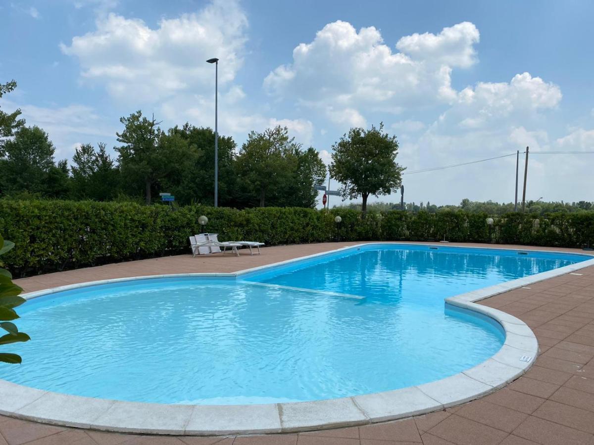 Appartamento Il Faro Con Giardino In Residence Con Piscina 代森扎诺-德尔加达 外观 照片