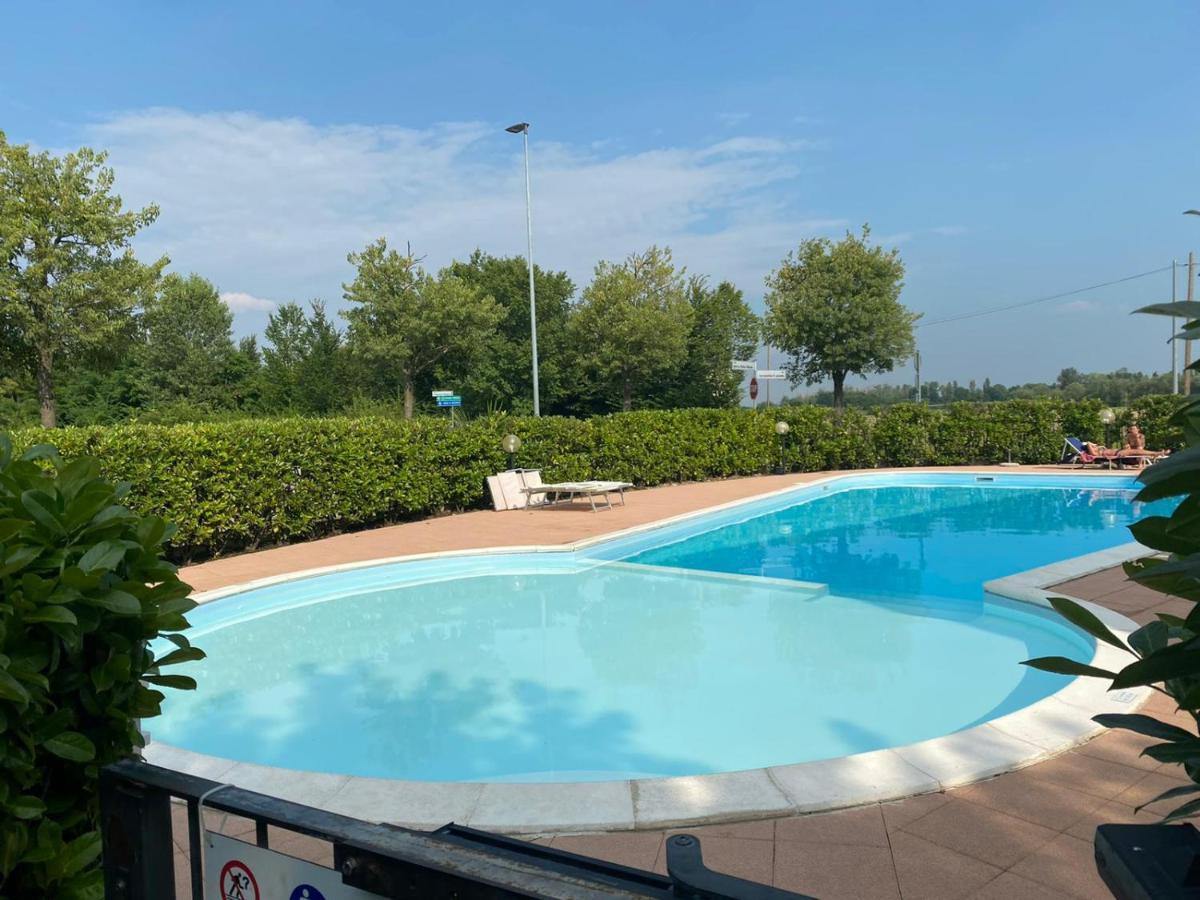 Appartamento Il Faro Con Giardino In Residence Con Piscina 代森扎诺-德尔加达 外观 照片